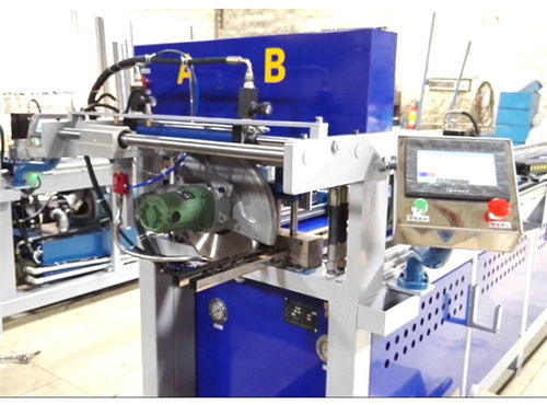 德川機(jī)械 專業(yè)制造，廠家直銷——兩工位數(shù)控沖孔機(jī)與護(hù)欄沖孔機(jī)的卓越選擇